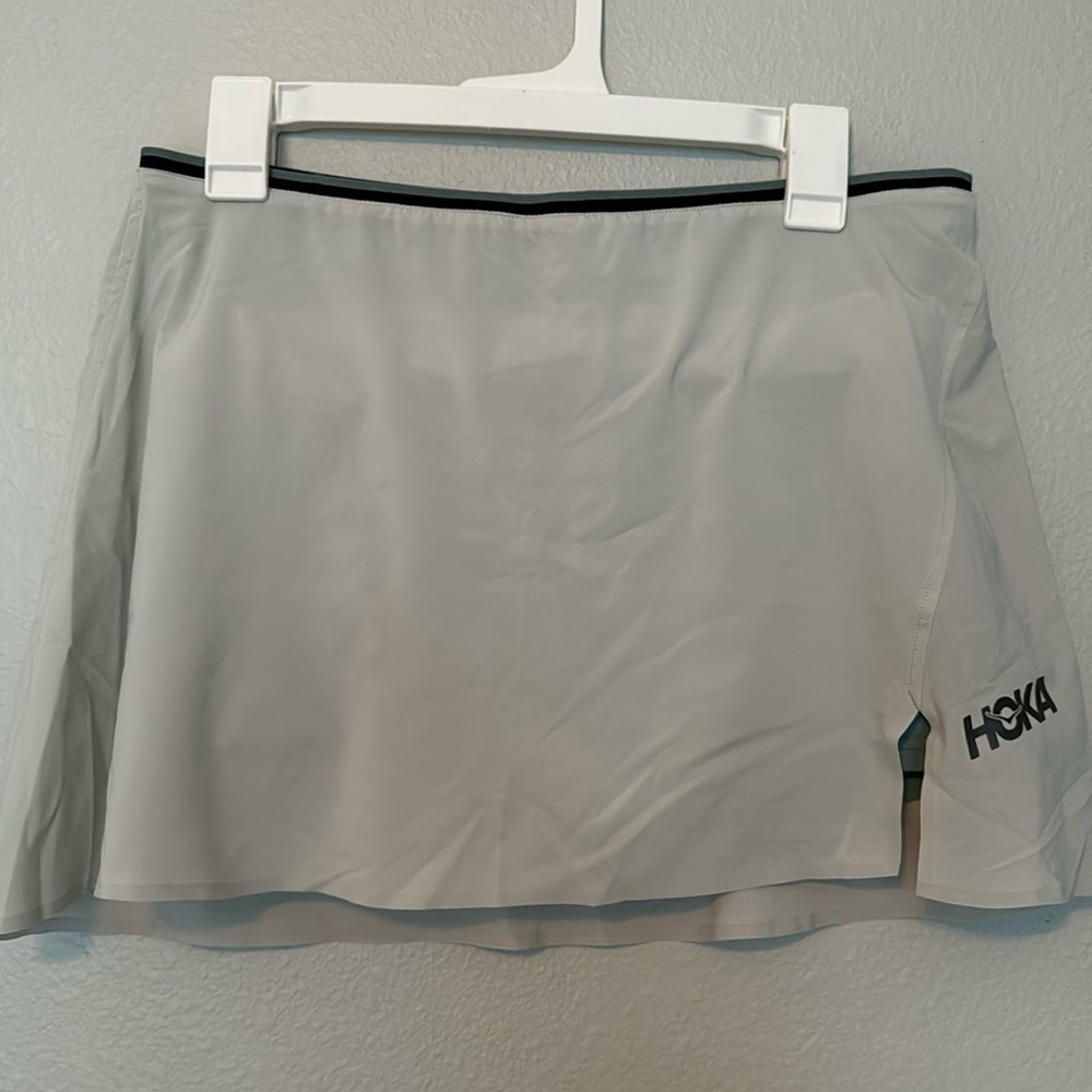 Hoka running skirt with built in shorts